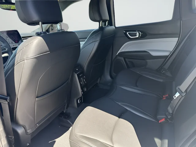 Used 2024 White Jeep Limited image 18
