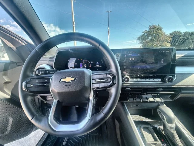 2024 Chevrolet Colorado LT - Photo 11