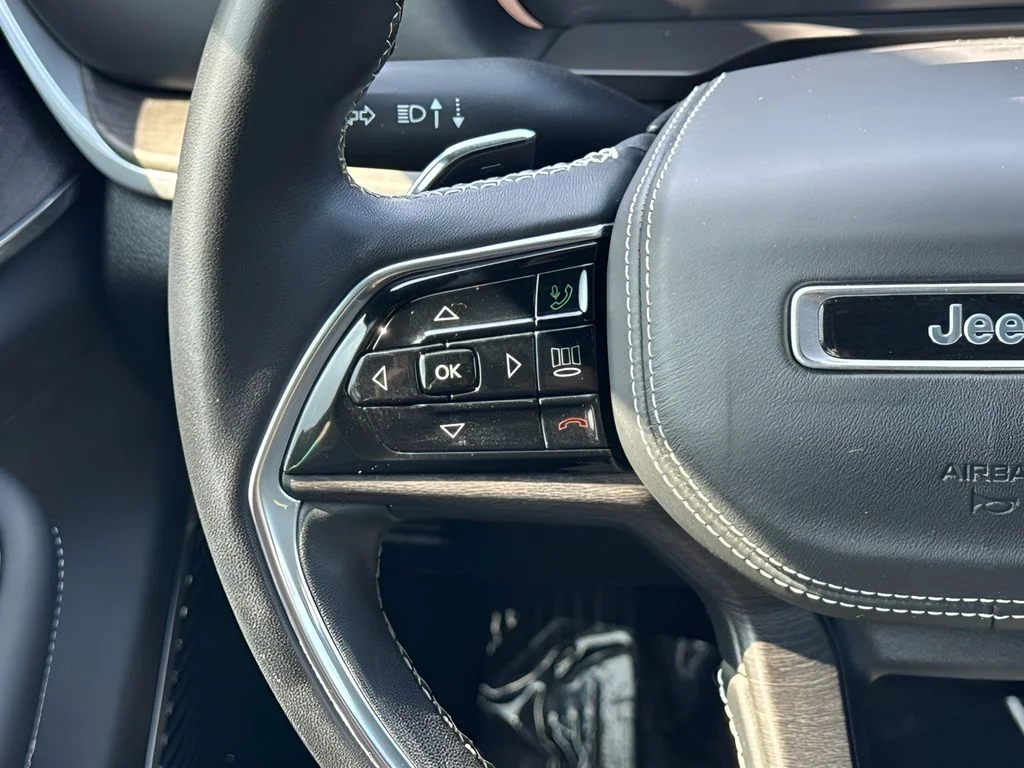 Used 2021 Silver Jeep Overland image 16