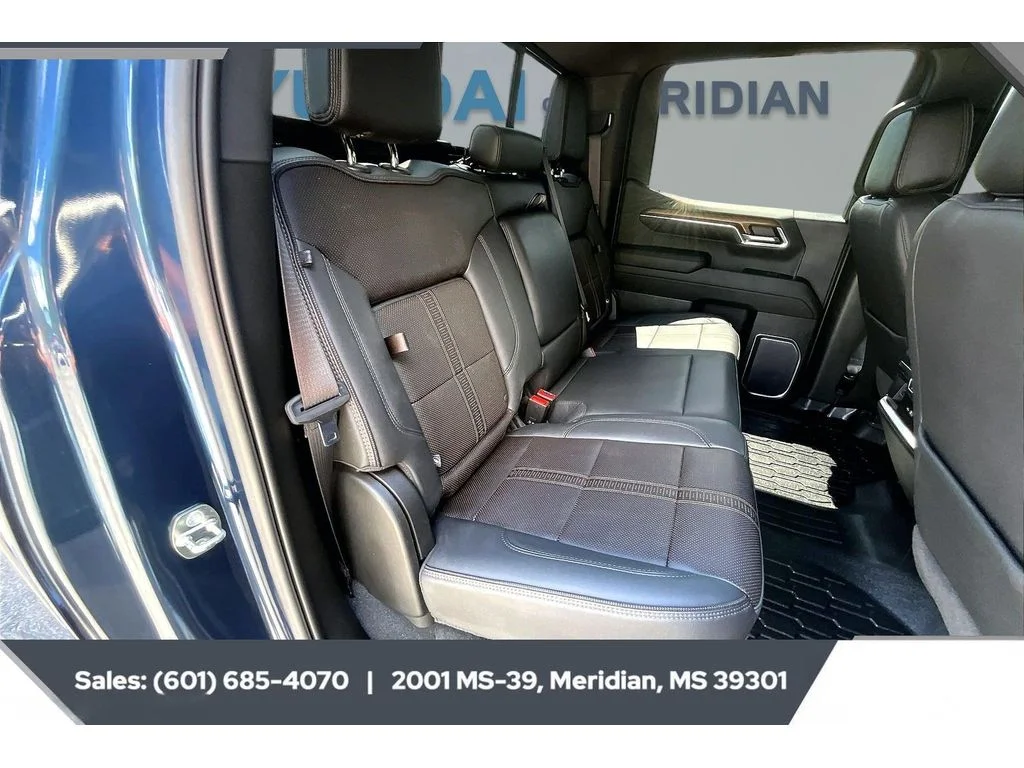 Used 2023 Northsky Blue Metallic Chevrolet High Country image 20