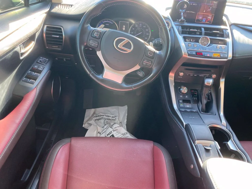 Used 2019 Silver Lexus 300h image 10