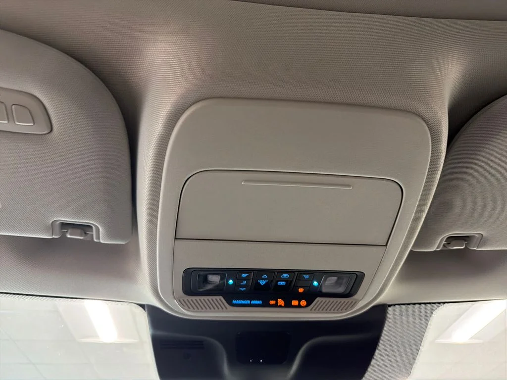 New 2027 Star White Metallic Tri-Coat Ford MAX Platinum image 18