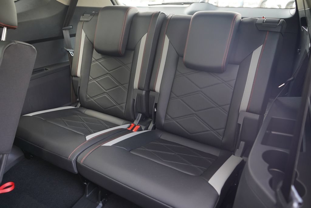 New 2026 Opal White Pearl Volkswagen Peak Edition image 8