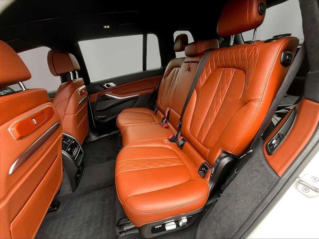 Used 2024 White Metallic BMW M60i image 22