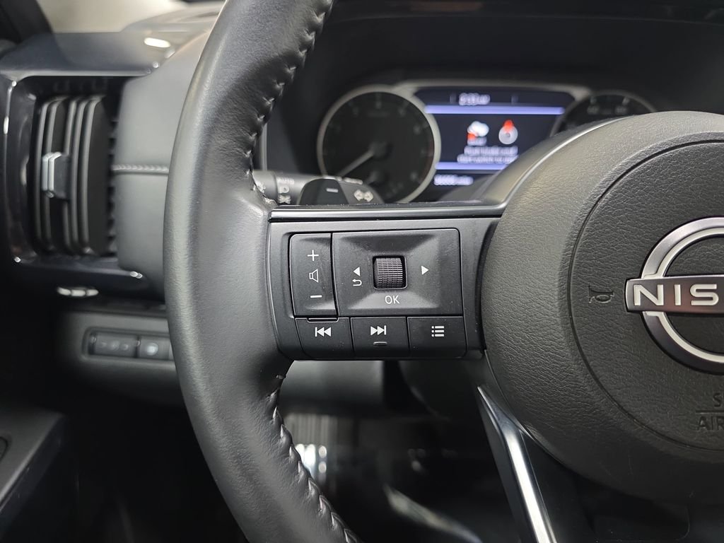Used 2025 Super Black Nissan SV image 17