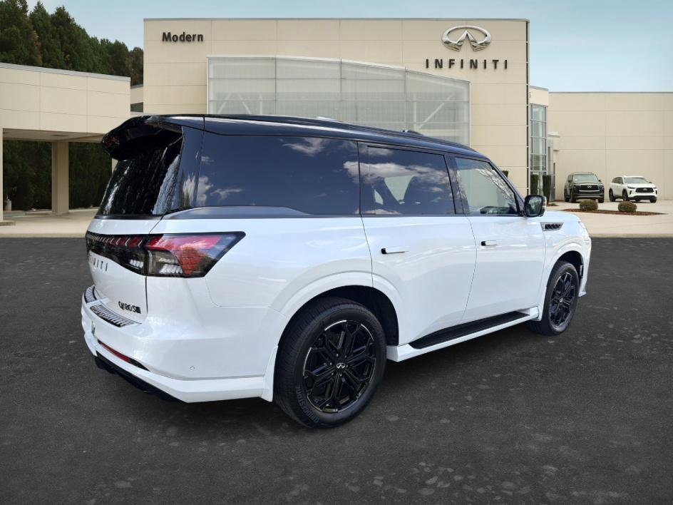 New 2026 2T RADIANT WHIT INFINITI SPORT image 5