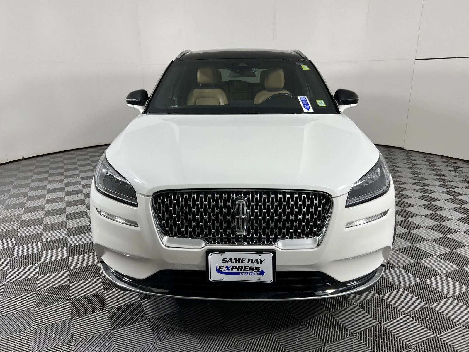 Used 2021 Pristine White Lincoln Reserve image 9