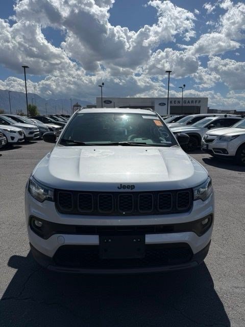 Used 2025 Silver Zynith Jeep Latitude image 2