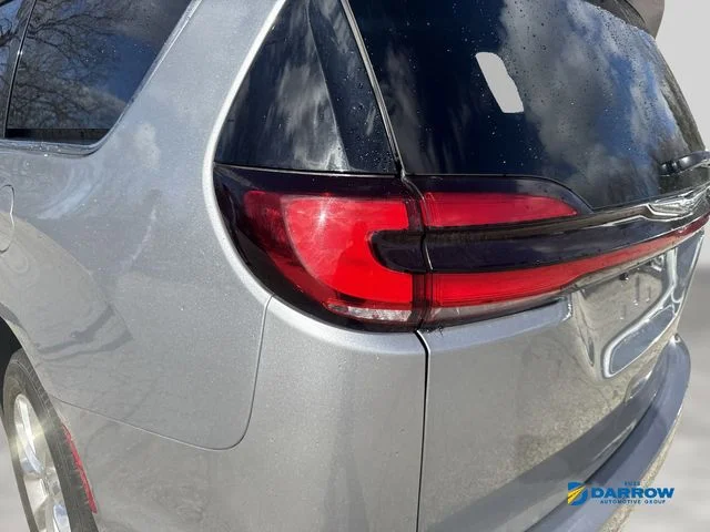 Used 2021 Silver Chrysler Touring L image 23