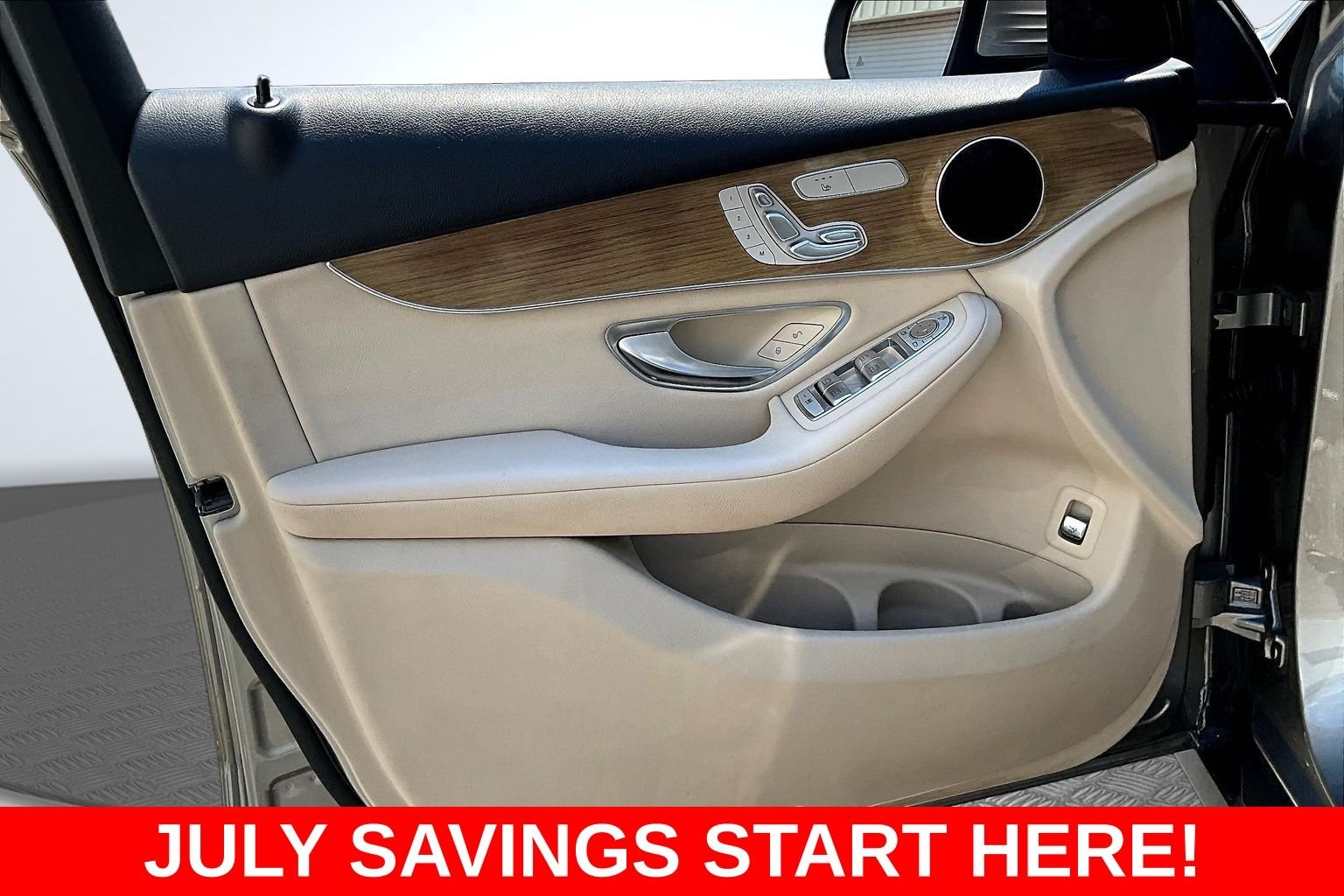 Used 2019 Silver Mercedes-Benz GLC 300 image 25