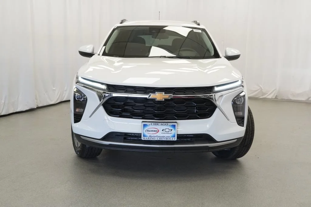 New 2026 Summit White Chevrolet LT image 32
