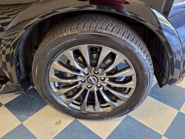 Used 2023 Black Nissan Platinum image 11