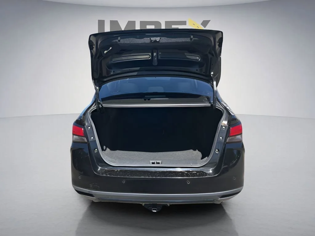 Used 2020 Black Nissan S image 26