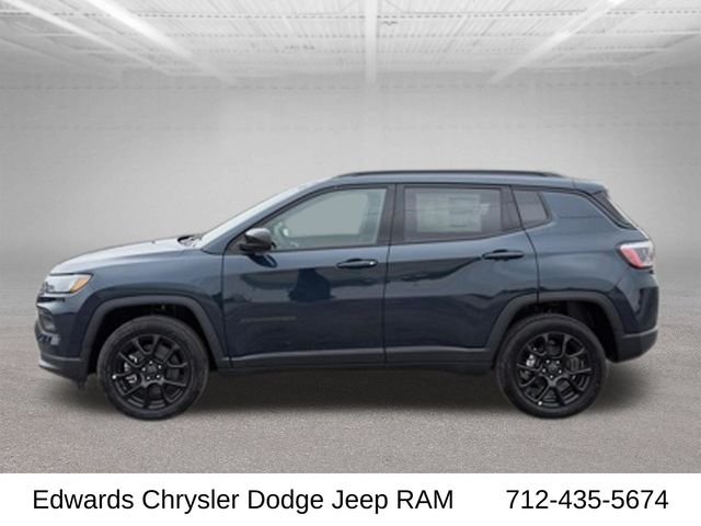 New 2026 Fathom Blue Pearl-Coat Exterior Paint Jeep Latitude image 4