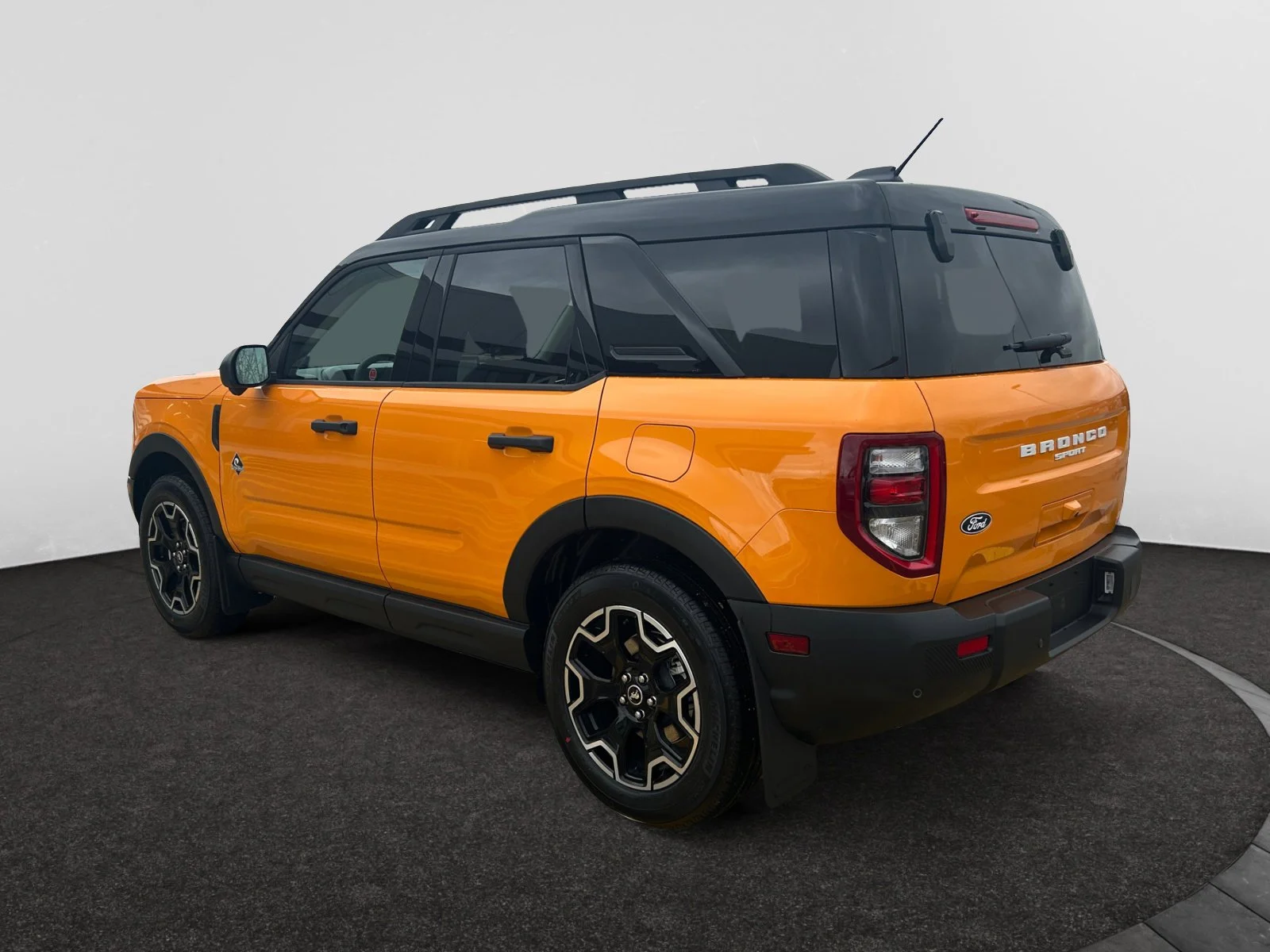 New 2026 Orange Fury Metallic Tri-Coat Ford Outer Banks image 3