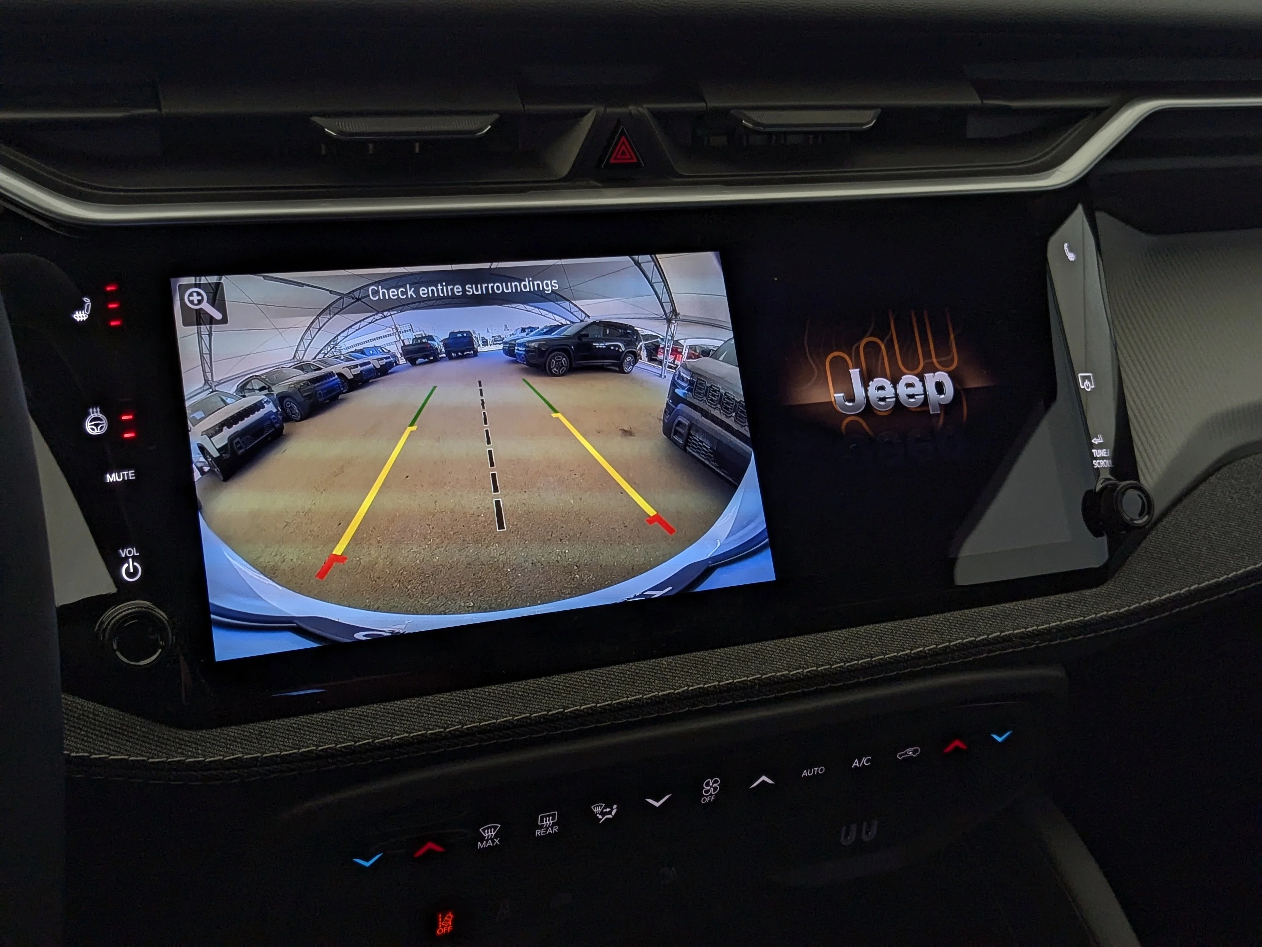 New 2026 Silver Jeep Laredo - 1.6L Turbo Hybrid - 12.3 Uconnect 5 Display - Selec-Terrain System - Active Driving Assist image 22