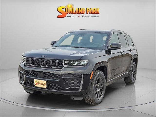 New 2026 Diamond Black Crystal Pearl-Coat Exterior Paint Jeep Laredo image 2