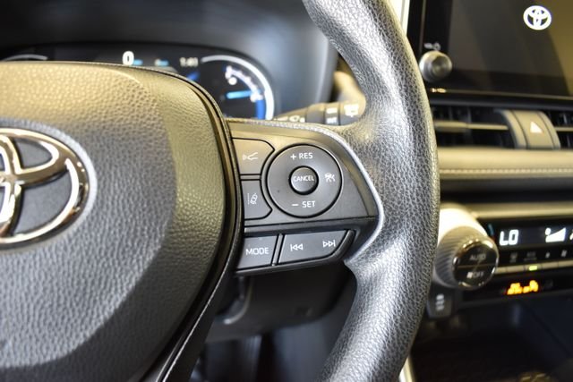 2025 Toyota RAV4 XLE - Photo 21