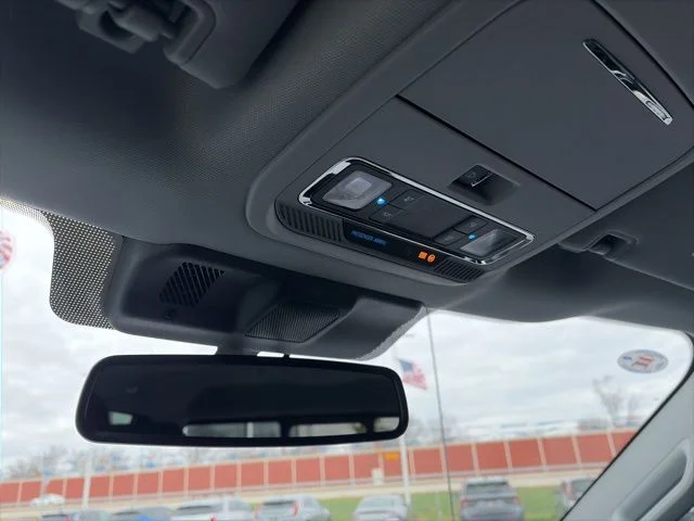 New 2026 Glacier Gray Metallic Tri-Coat Ford F-250® Lariat® image 55