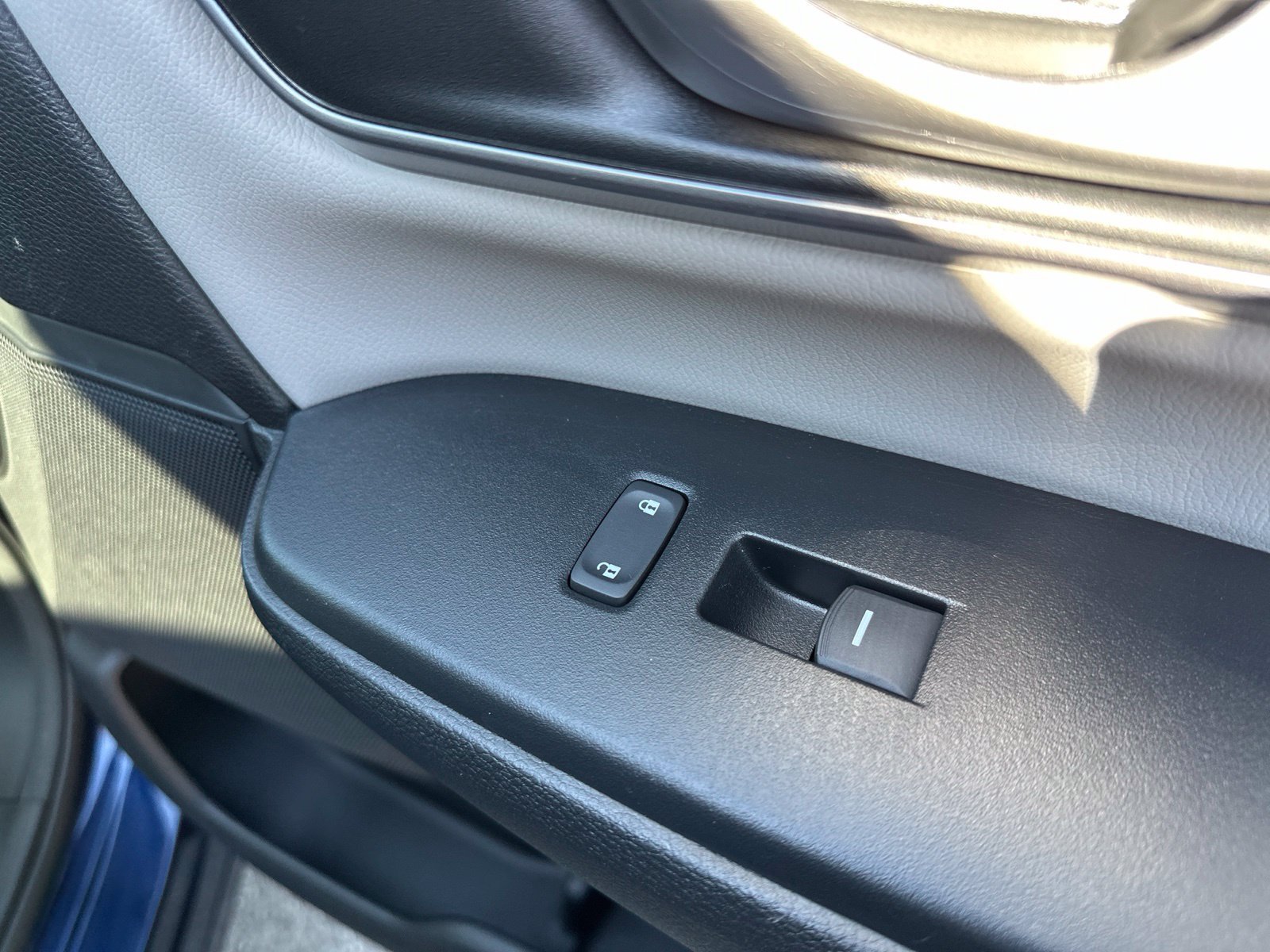 Used 2017 Blue Honda EX-L image 40