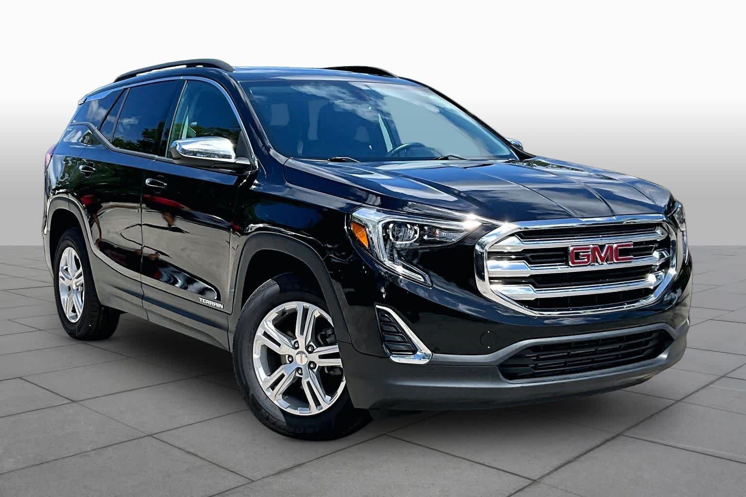 Used 2019 Ebony Twilight Metallic GMC SLE image 3