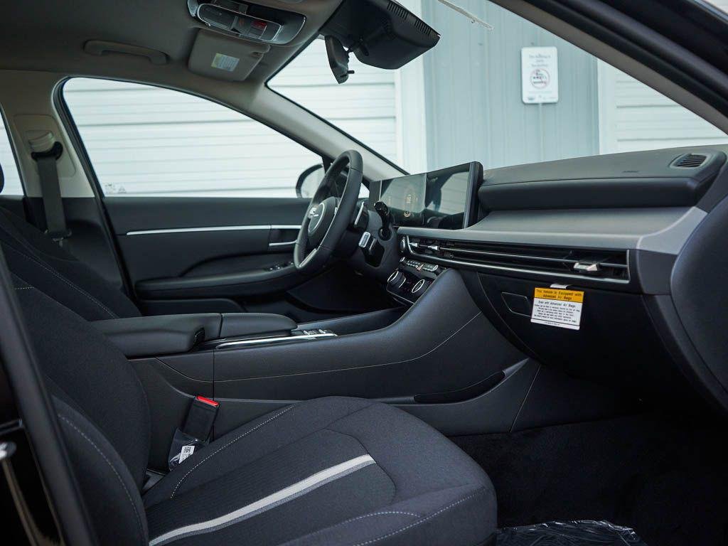 New 2026 Abyss Black Hyundai SEL Sport AWD image 32