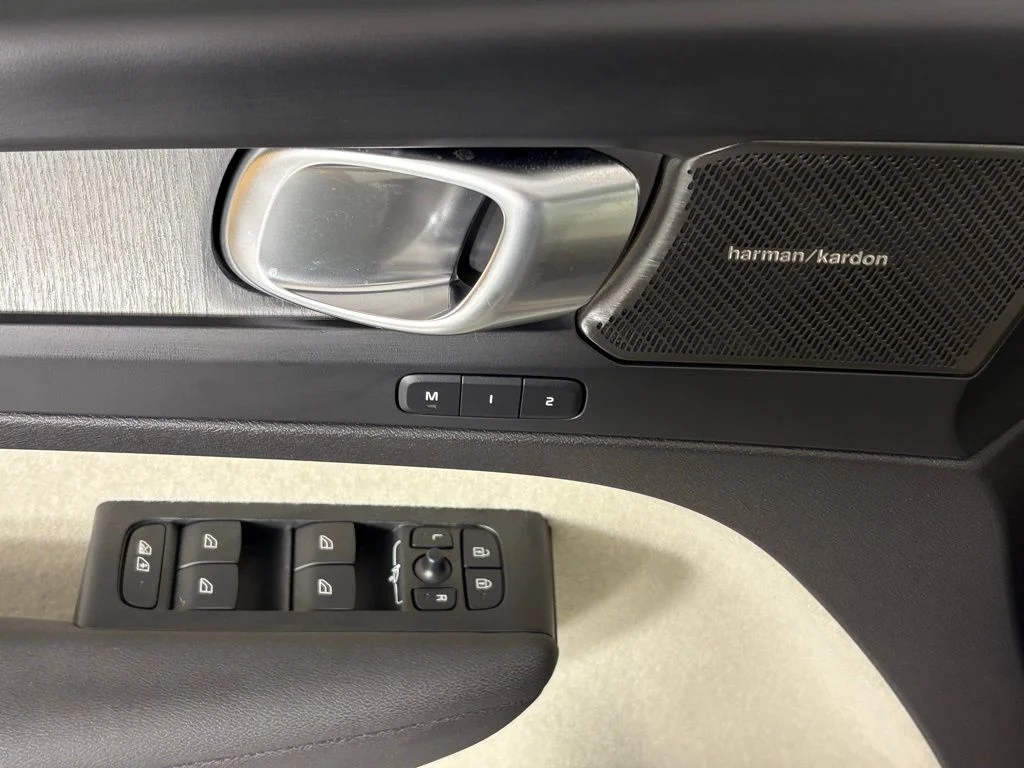 New 2026 Aurora Blue Volvo Ultra image 15