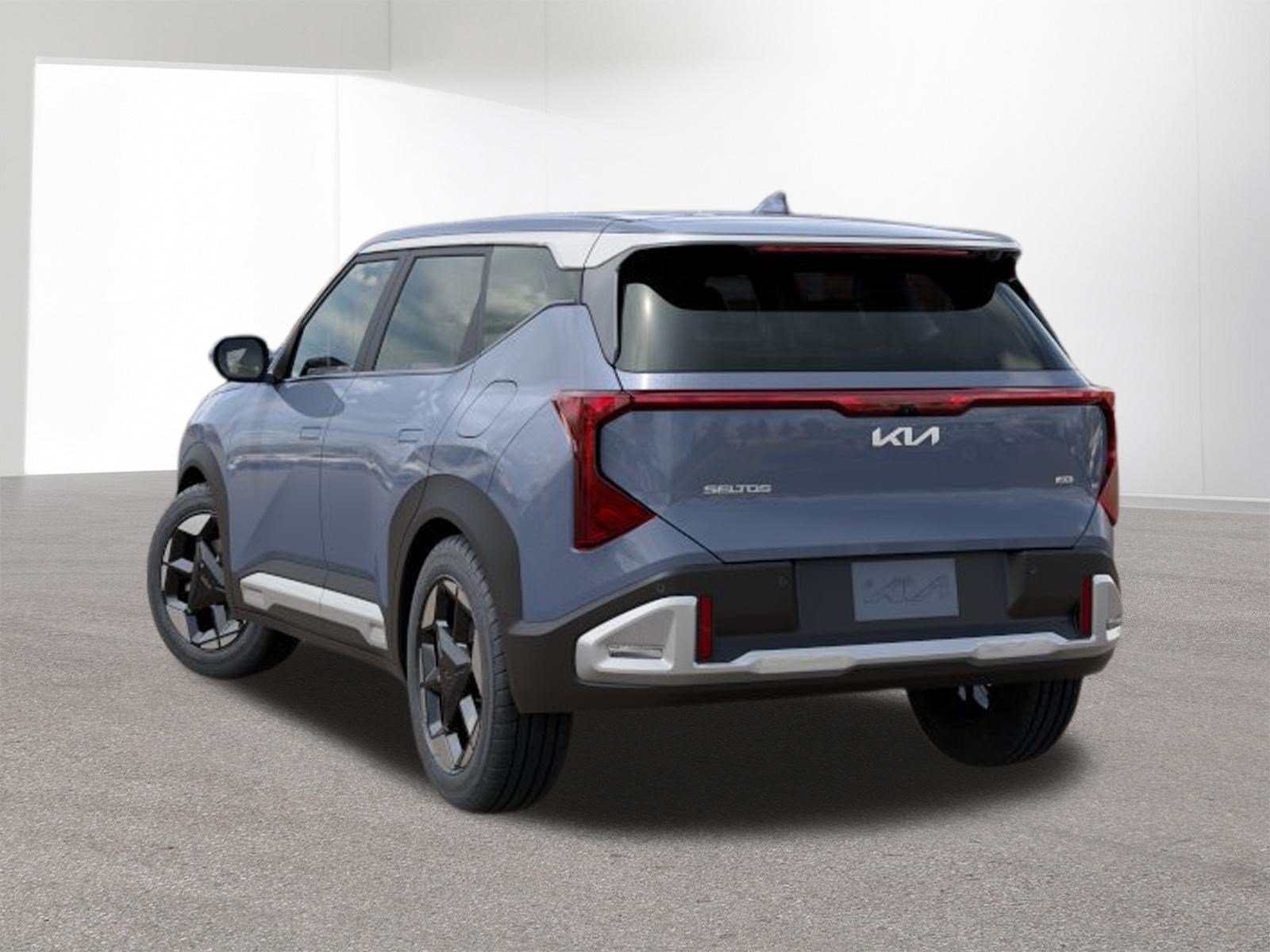 New 2027 Pale Gray Kia S image 4