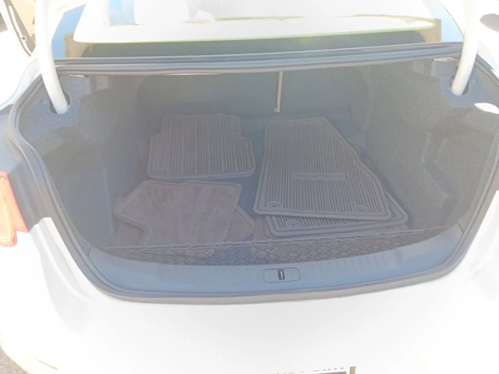 Used 2013 White Diamond Tricoat Chevrolet LTZ image 35