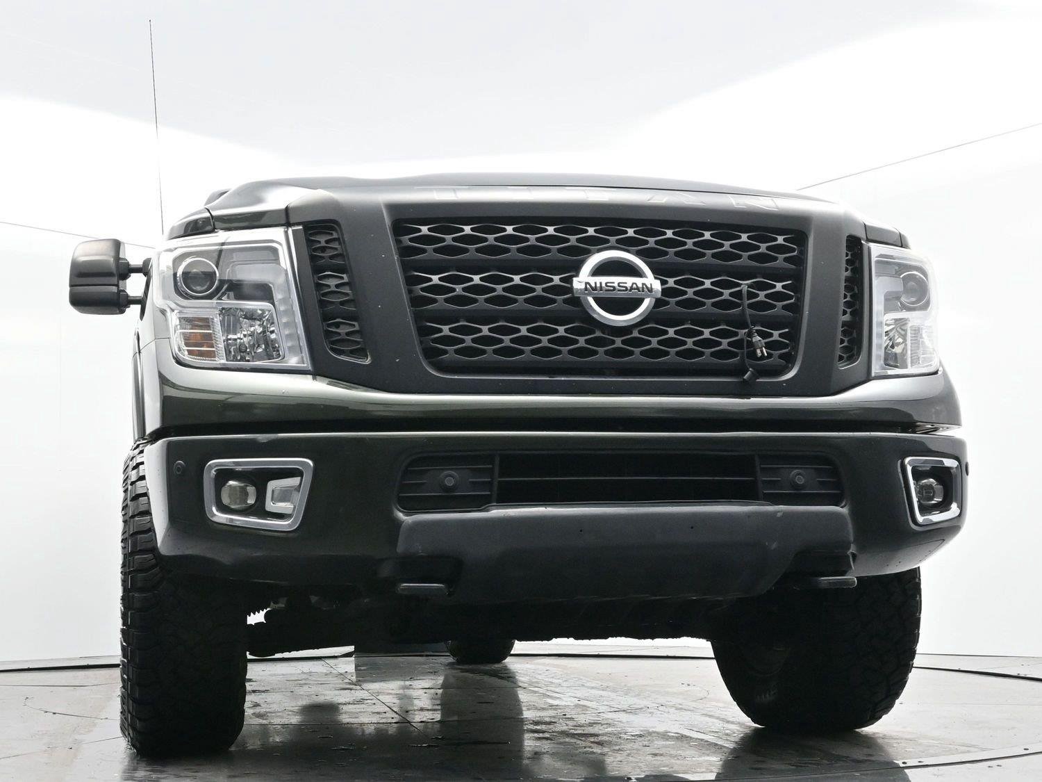 Used 2019 Midnight Pine Metallic Nissan PRO-4X image 46