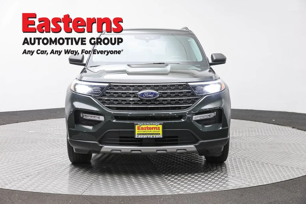 Used 2022 Green Ford XLT image 2