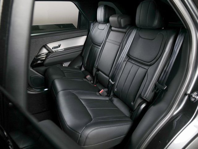 New 2026 Carpathian Grey Land Rover SE image 5