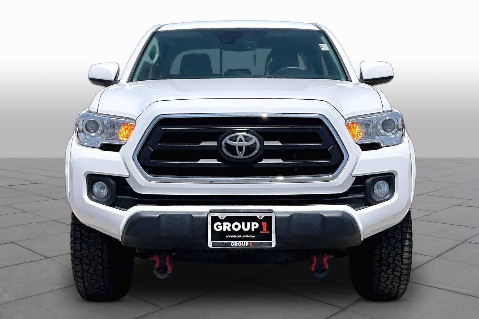 Used 2022 White Toyota SR5 image 4