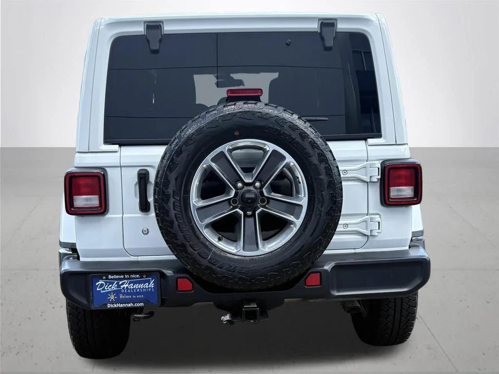 Used 2018 White Jeep Unlimited Sahara image 6
