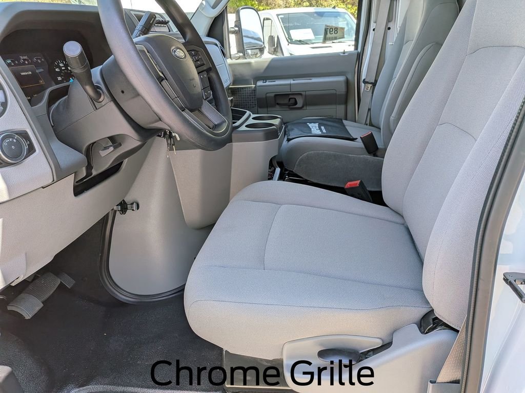 New 2026 Oxford White Ford E-350 SRW image 13