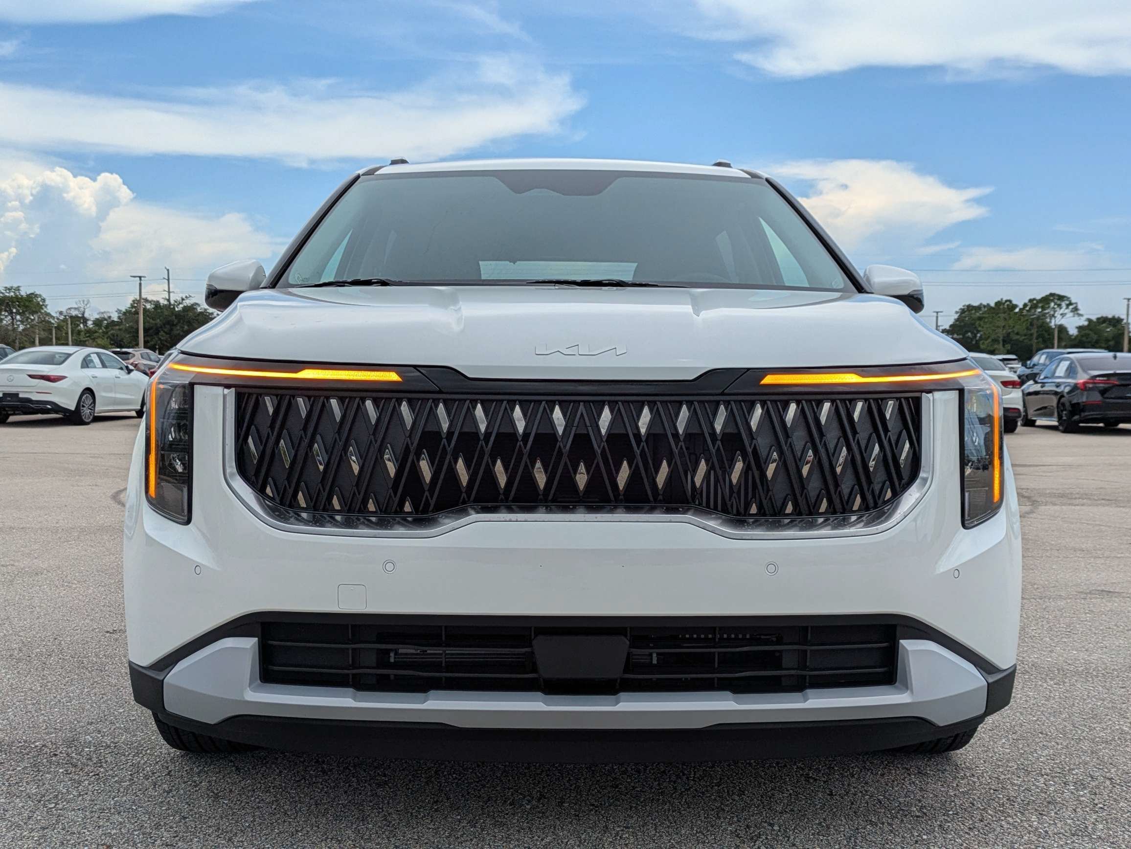 New 2026 Snow White Pearl Kia EX image 9