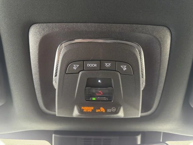 New 2026 Wind Chill Pearl <sup>1</sup> Toyota  SE image 14