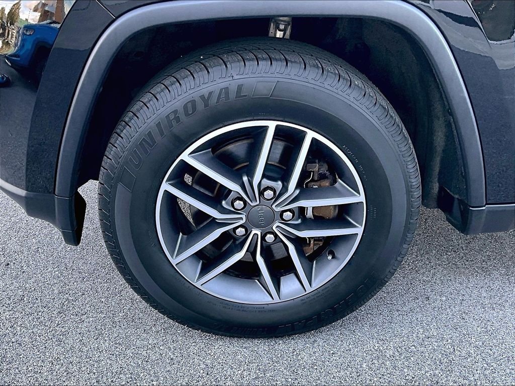 Used 2021 Diamond Black Crystal Pearlcoat Jeep Limited image 7