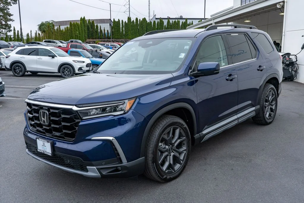 Certified Used 2024 Obsidian Blue Pearl Honda AWD TRG image 6