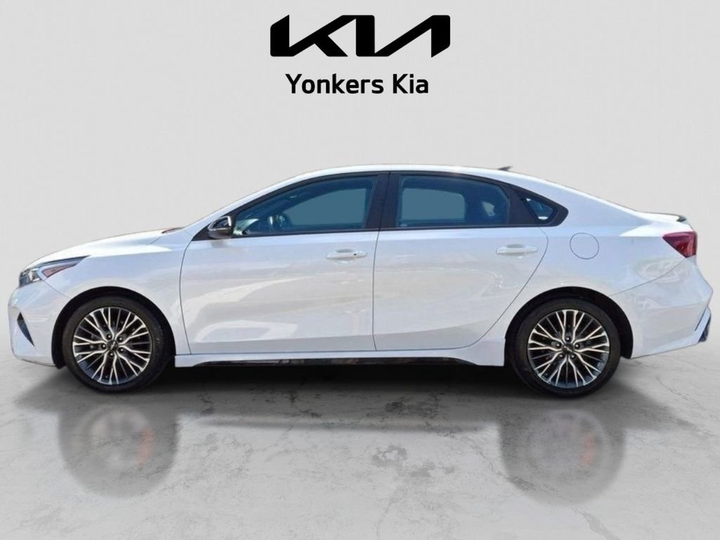 Used 2023 White Kia GT-Line image 10