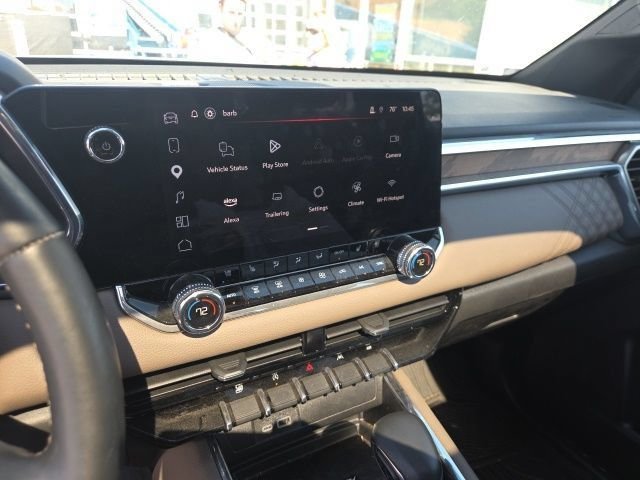 Used 2025  GMC Denali image 6