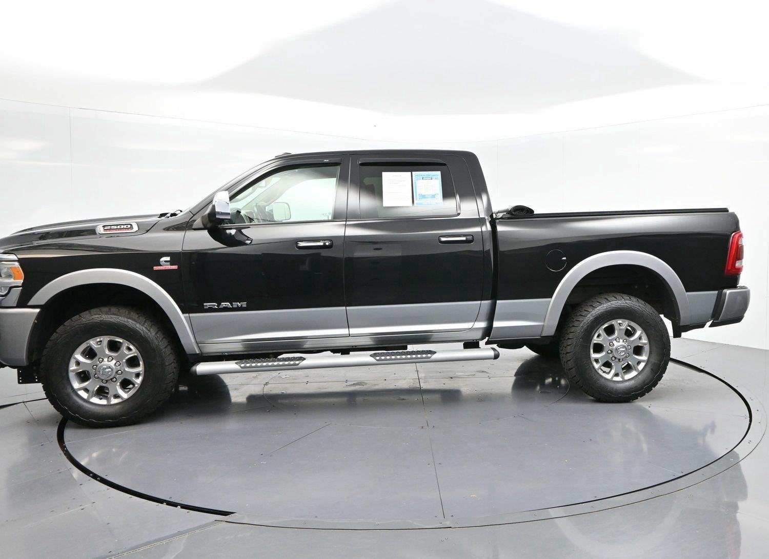 Used 2021 Diamond Black Crystal Pearlcoat Ram Laramie image 4