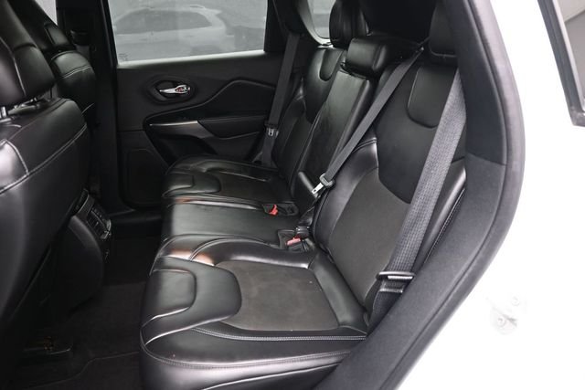 Used 2020 White Jeep Latitude Plus image 23