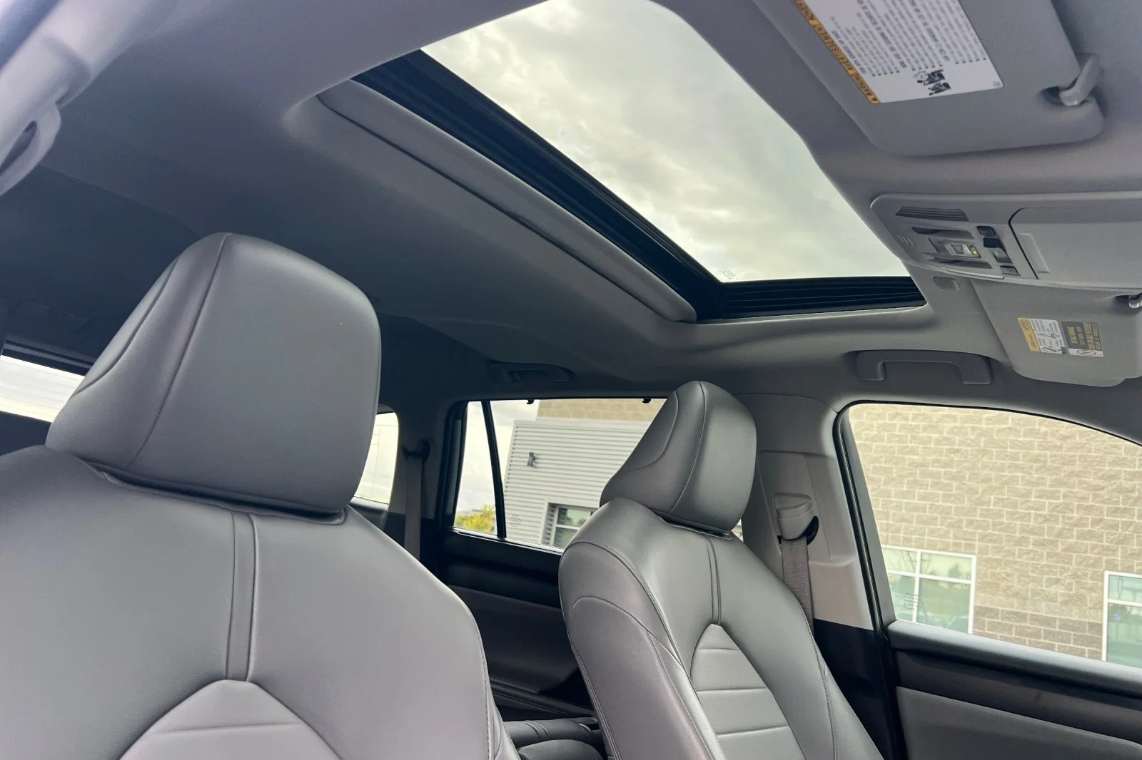Used 2022 Moon Dust Toyota Hybrid XLE image 19