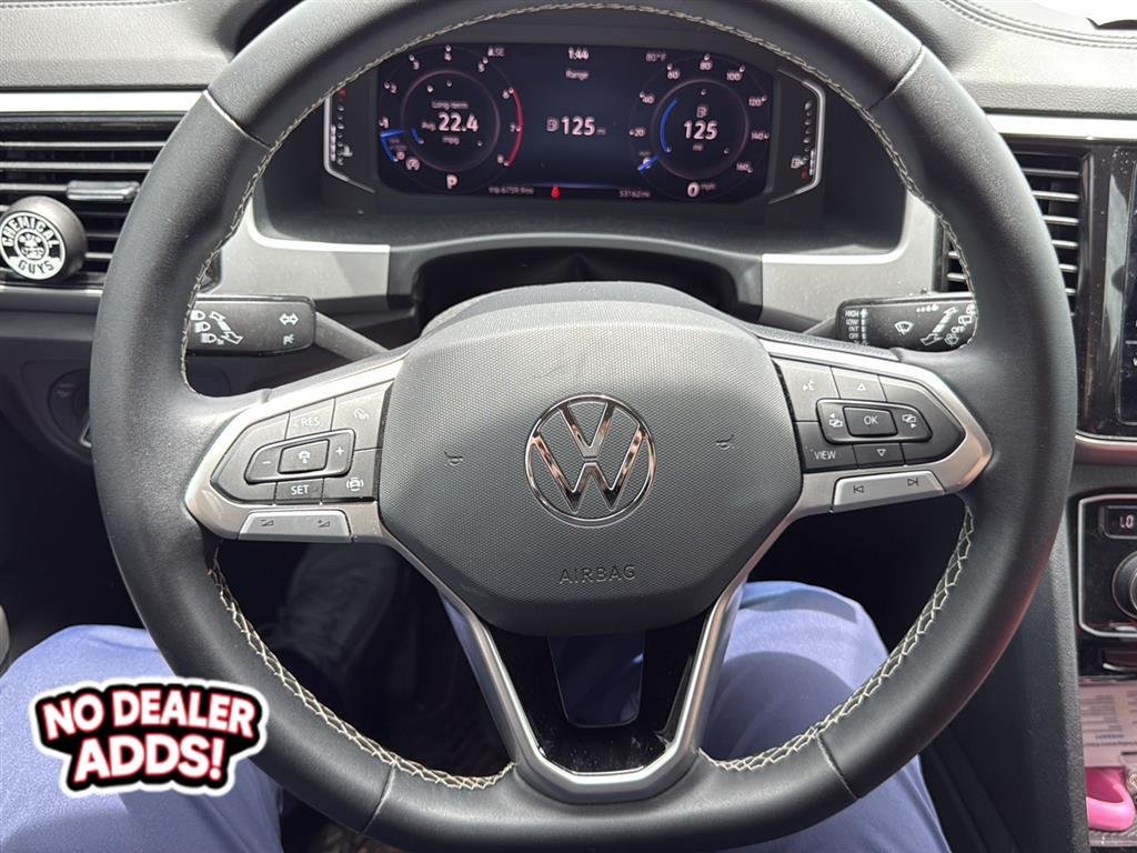 Used 2023 Deep Black Pearl Volkswagen 3.6L V6 SE w/Technology image 8