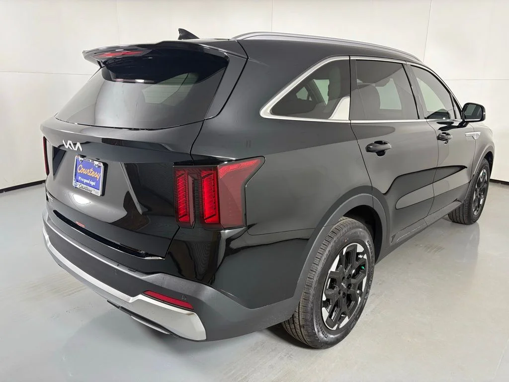 2026 Kia Sorento S - Photo 8