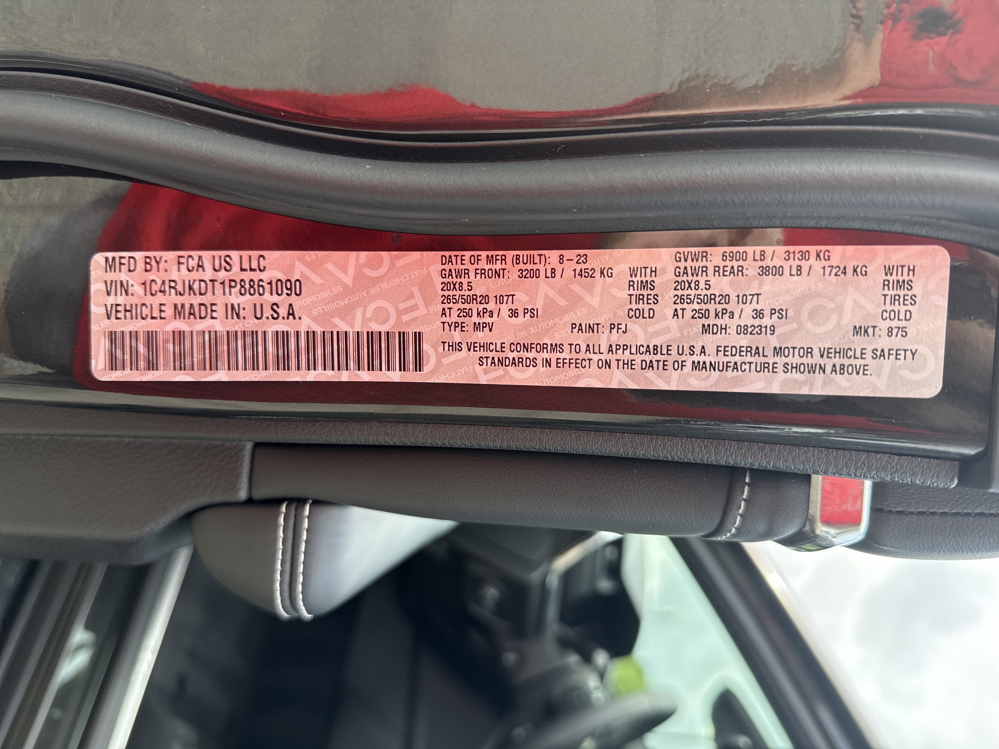 Used 2023 Rocky Mountain Pearlcoat Jeep Overland image 34