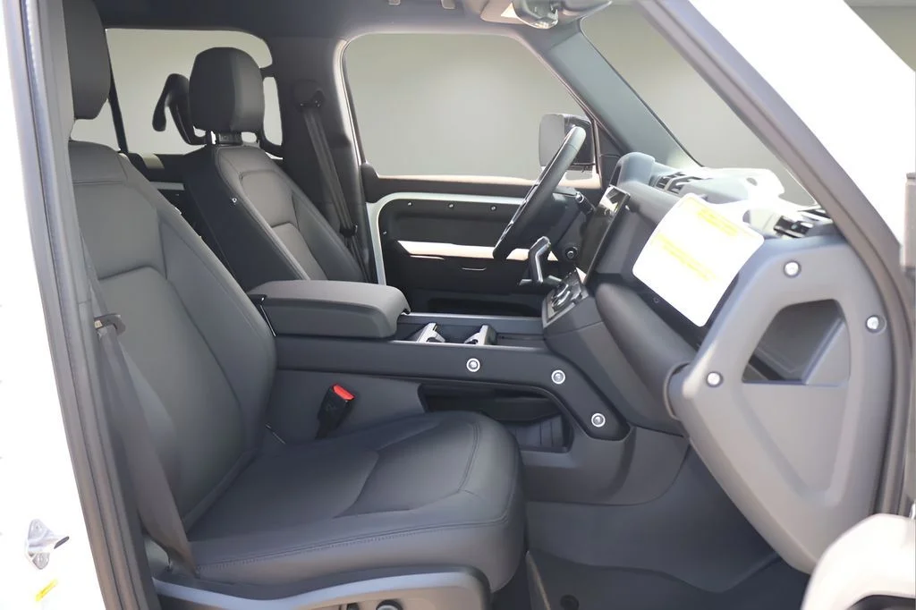 New 2026 Fuji White Land Rover S image 17