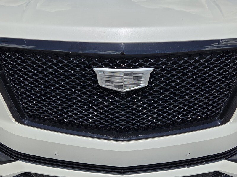 Used 2022 Crystal White CADILLAC 4WD 4DR SPORT image 9
