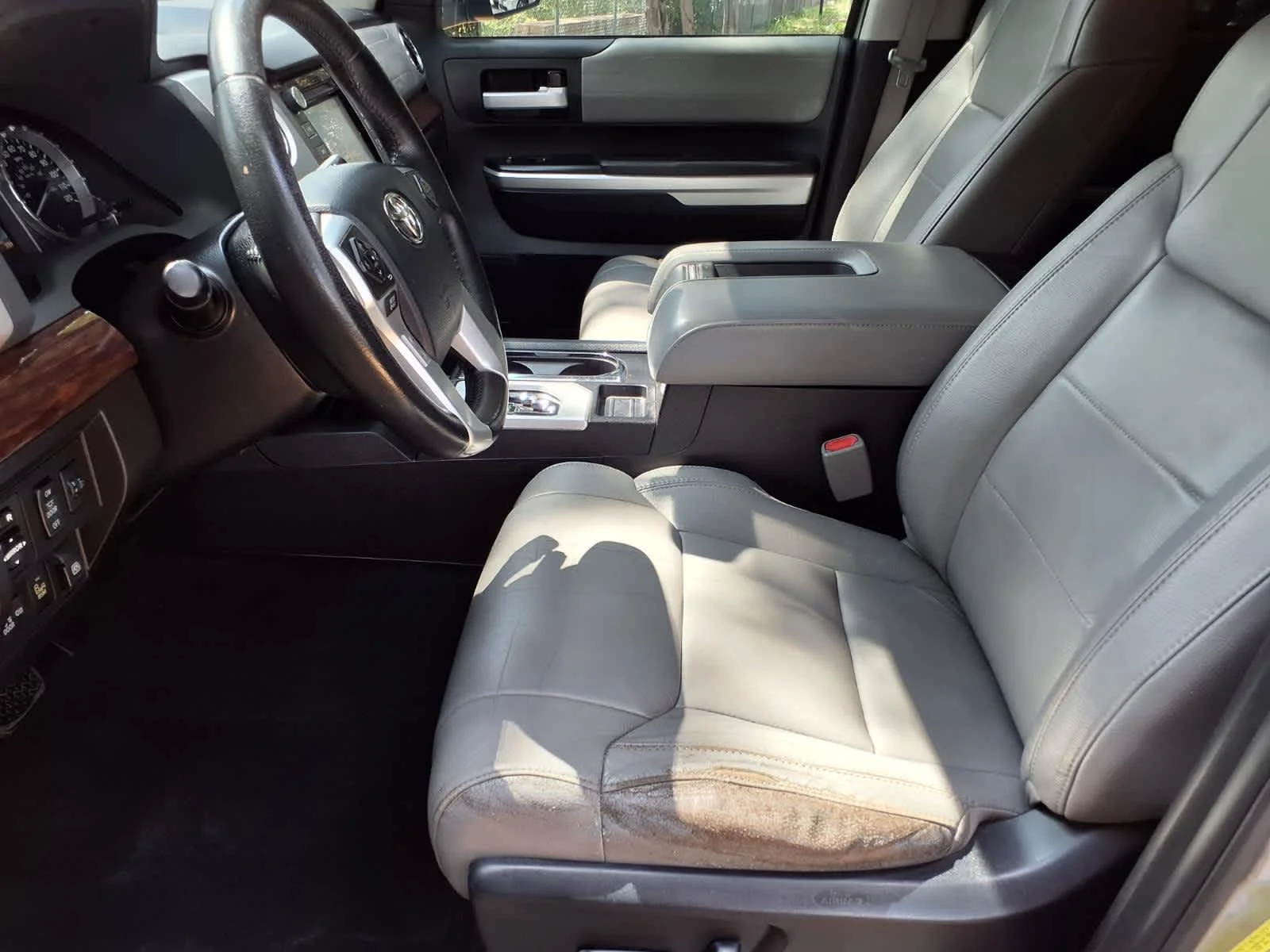 Used 2016 Silver Sky Metallic Toyota LTD image 11